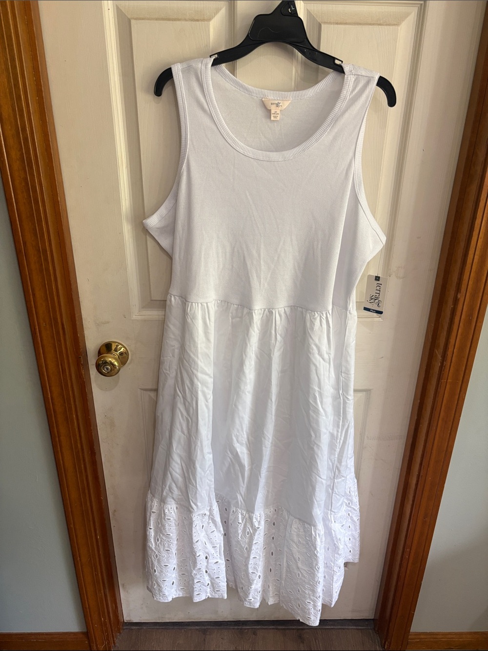 Terra & Sky White Sleeveless Eyelet-Hem Maxi Dress